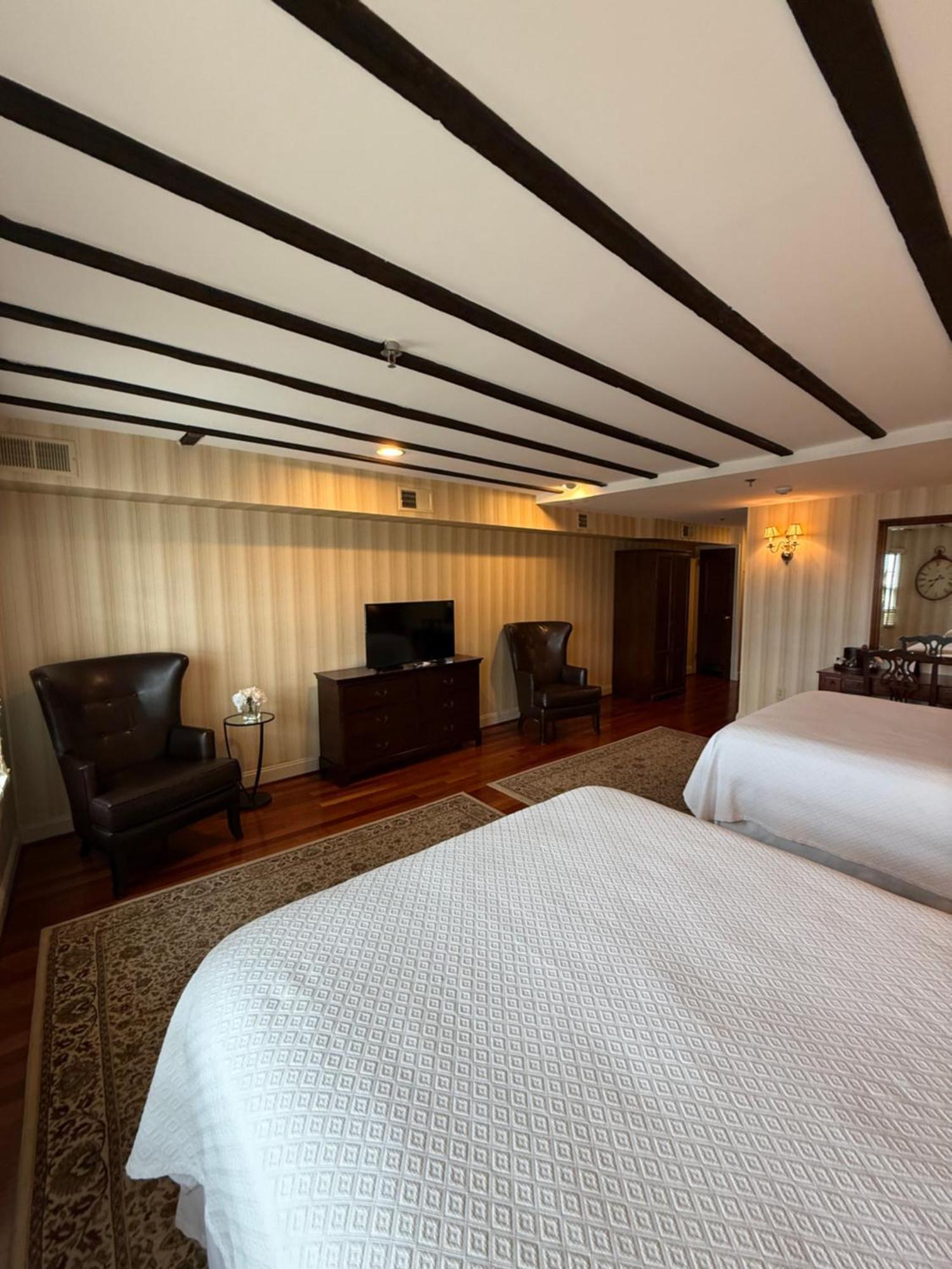 Penn's View Hotel 3*