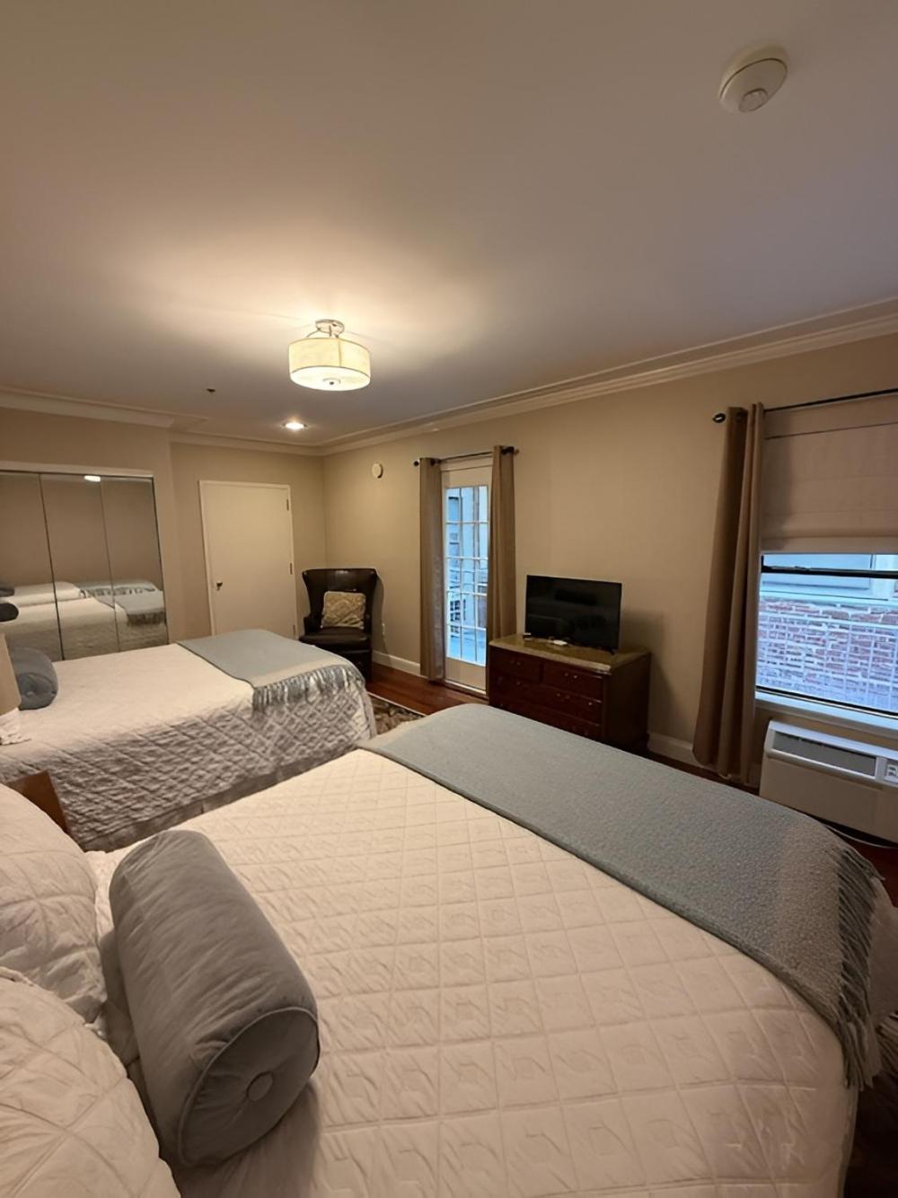 Penn's View Hotel 3*